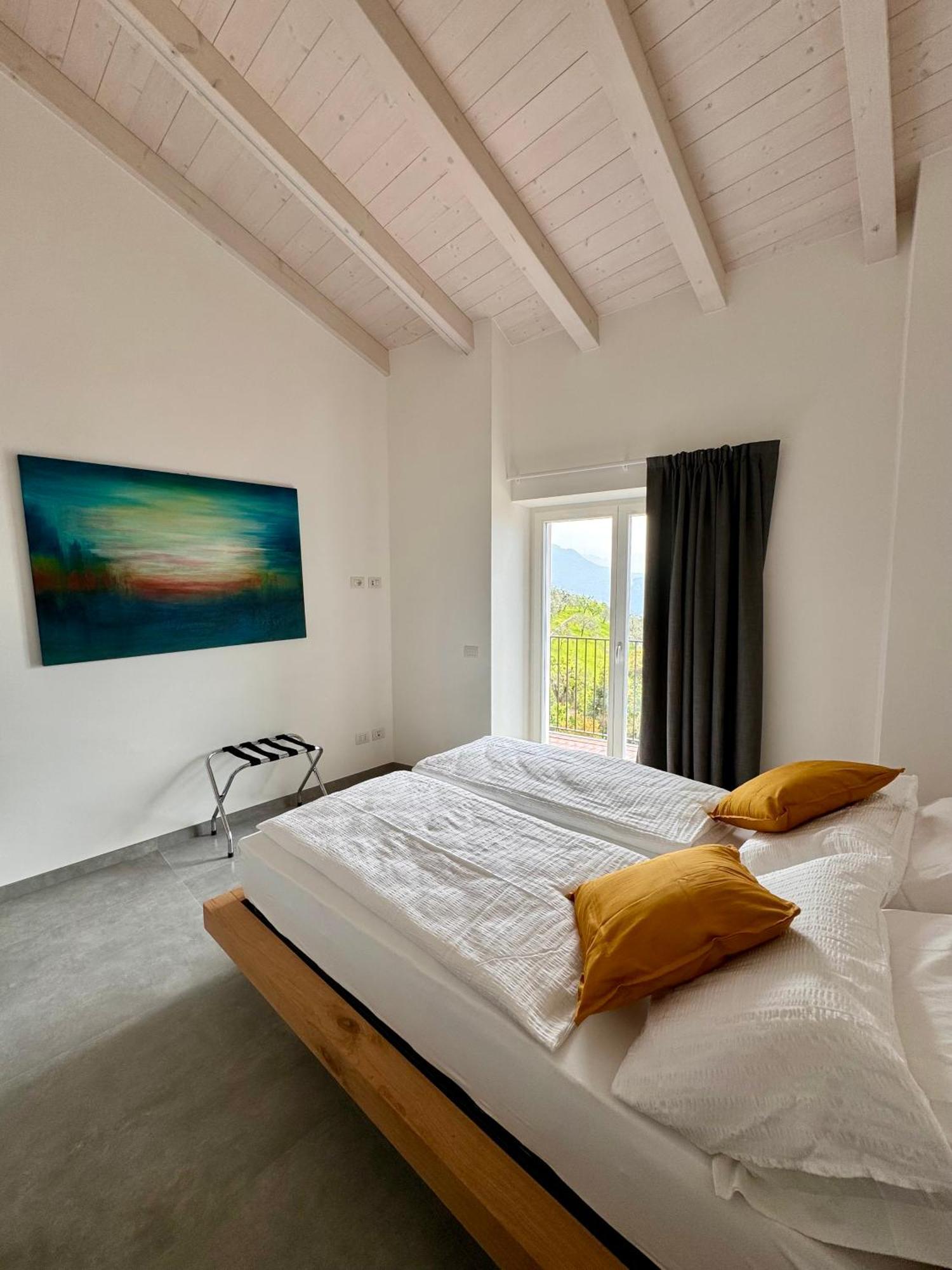 Eco Garda Hill Apartment เทนโน ภายนอก รูปภาพ