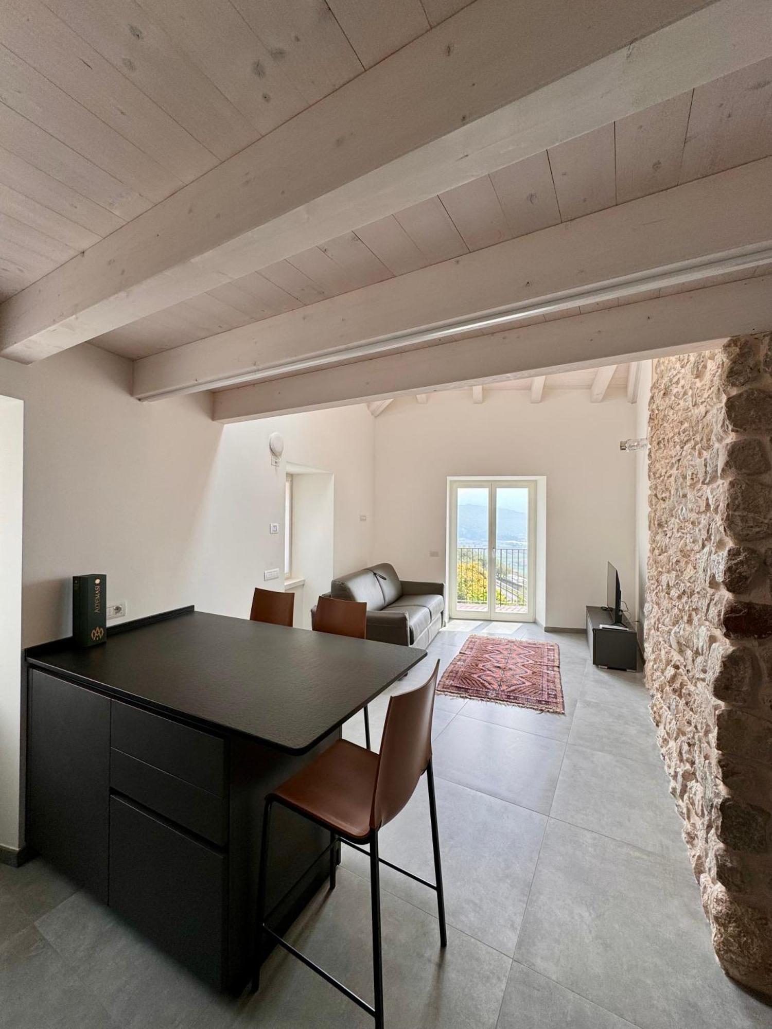Eco Garda Hill Apartment เทนโน ภายนอก รูปภาพ
