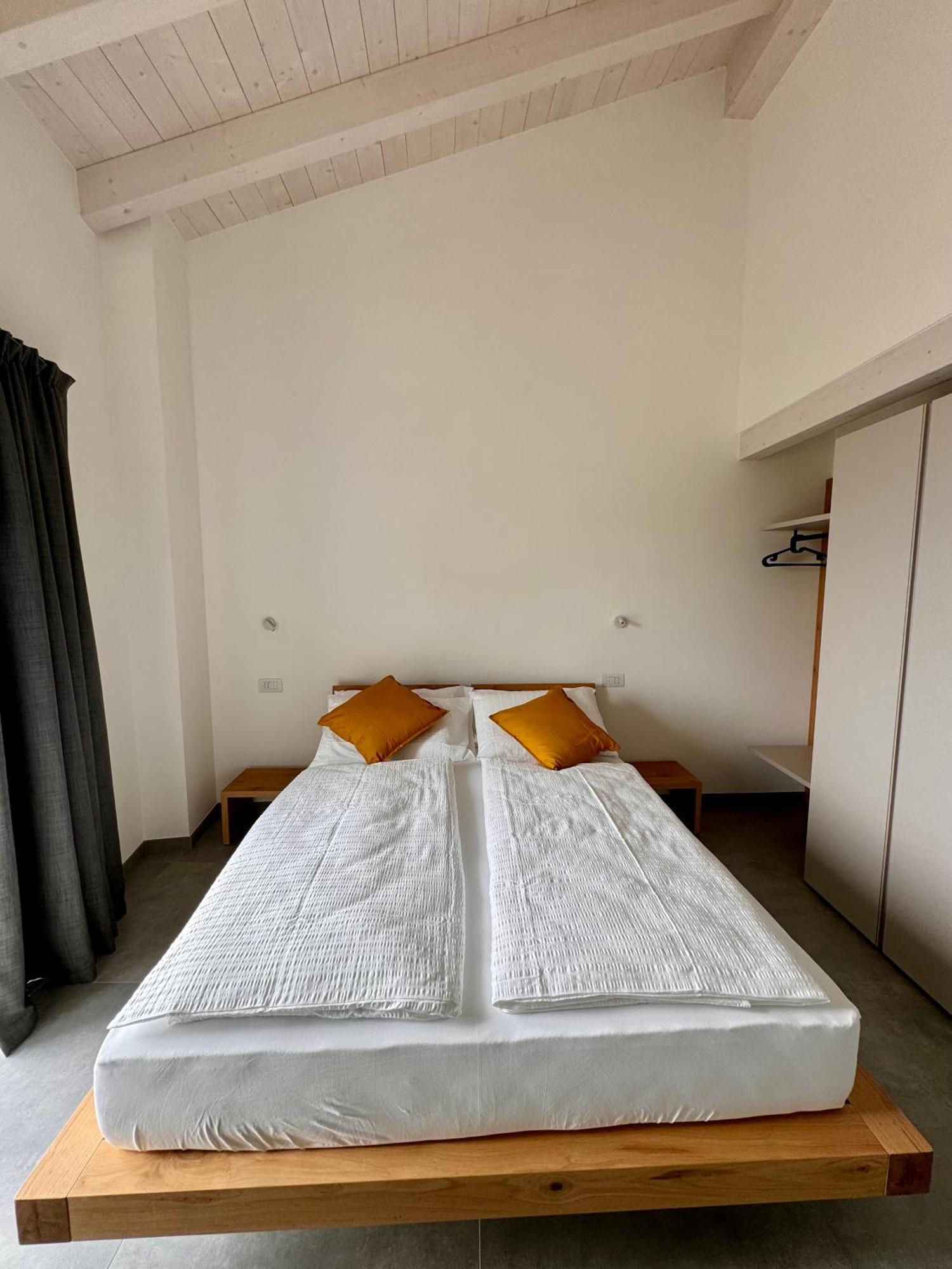 Eco Garda Hill Apartment เทนโน ภายนอก รูปภาพ