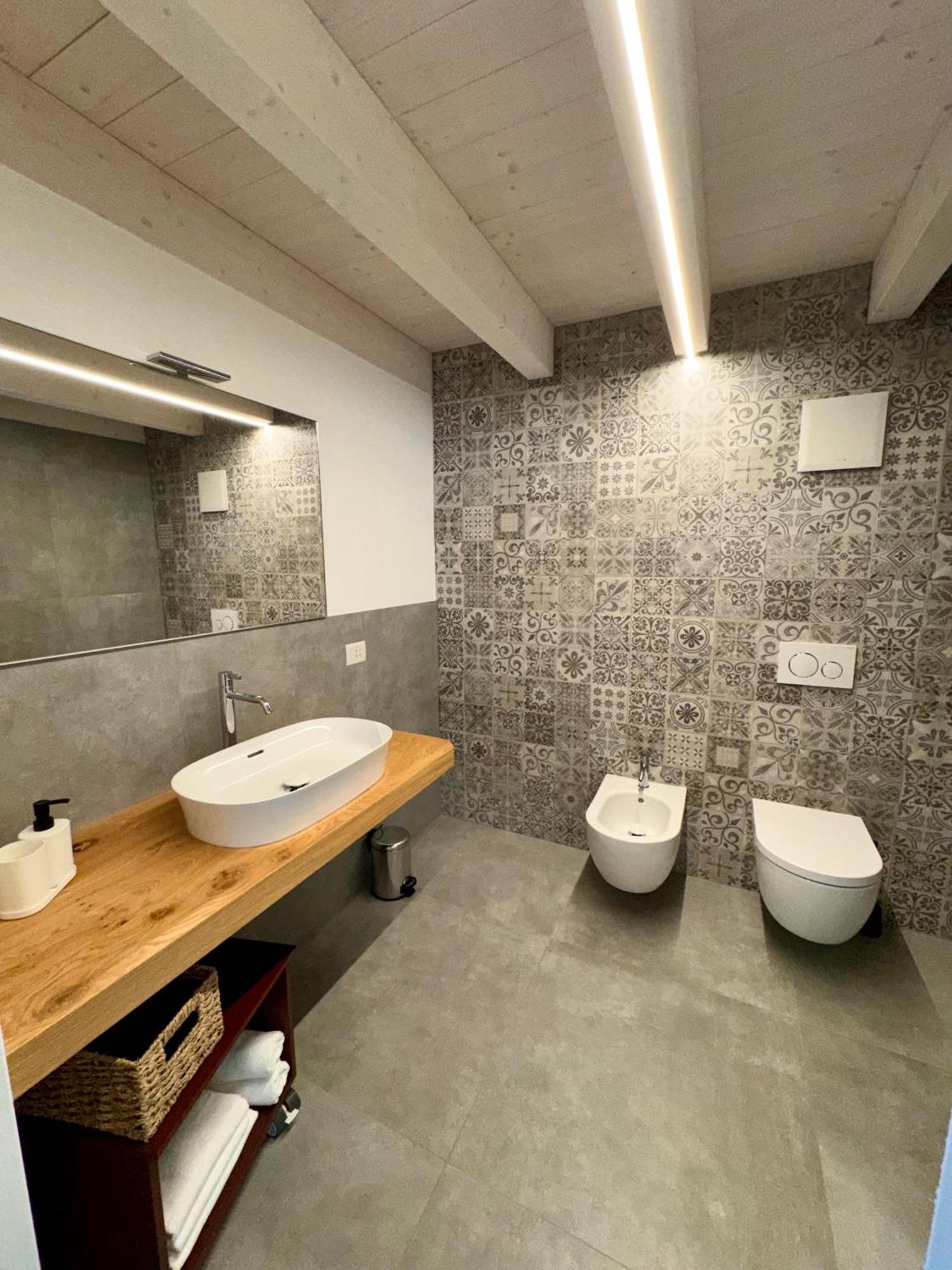 Eco Garda Hill Apartment เทนโน ภายนอก รูปภาพ