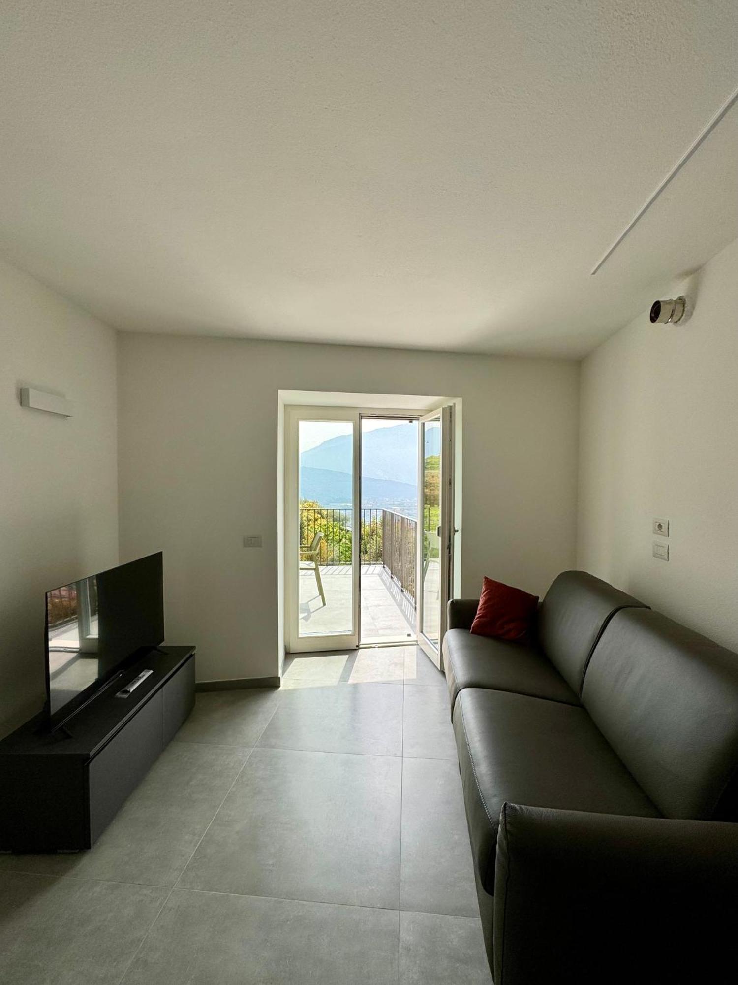 Eco Garda Hill Apartment เทนโน ภายนอก รูปภาพ