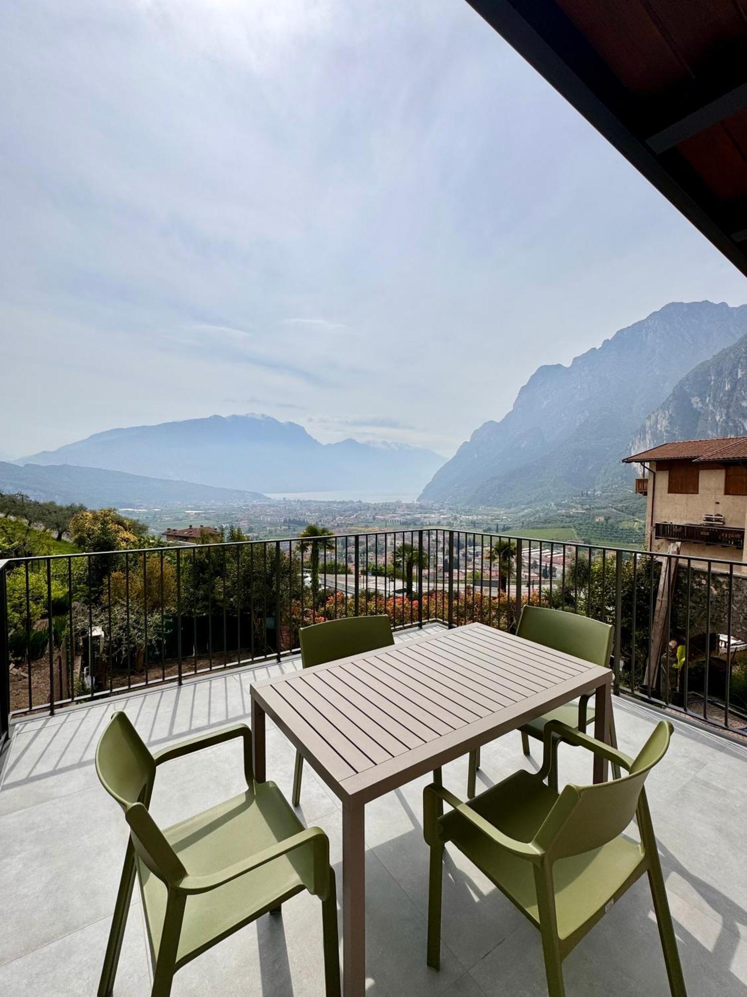 Eco Garda Hill Apartment เทนโน ภายนอก รูปภาพ